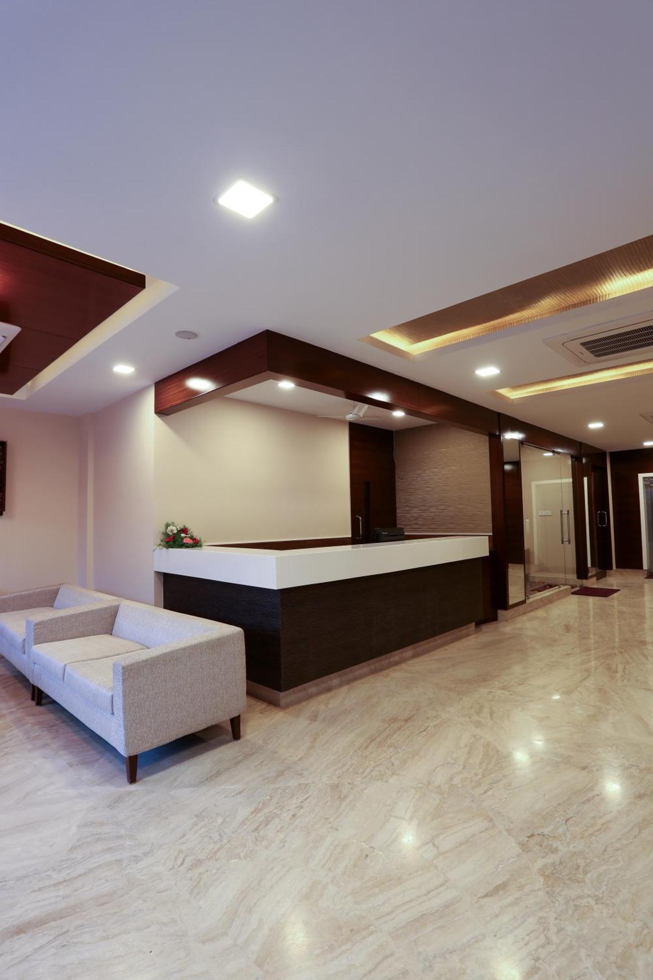 โฮเต็ล สีธารัม ซีเล็ค Hotel โคอิมบาทอร์ ภายนอก รูปภาพ