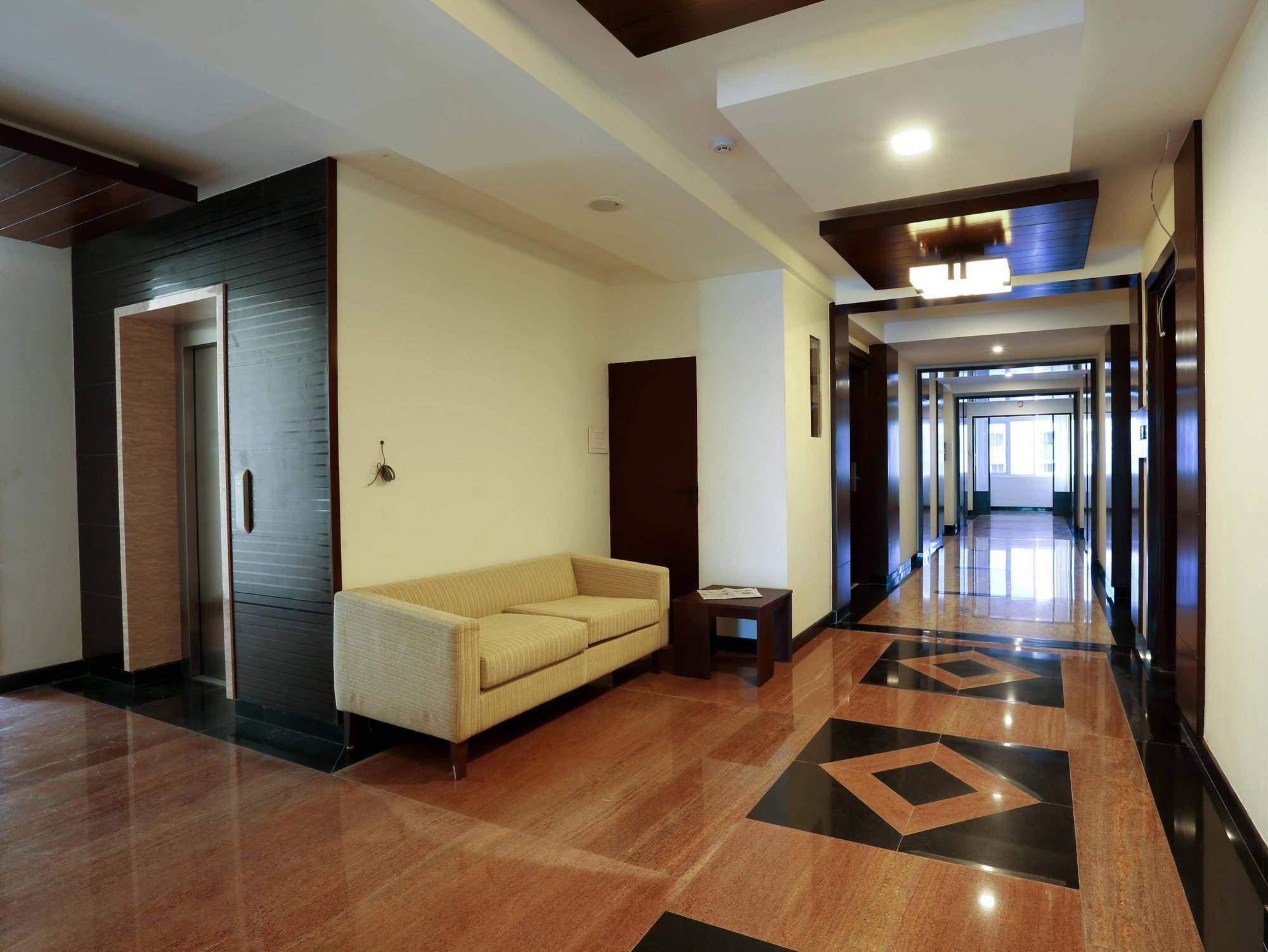 โฮเต็ล สีธารัม ซีเล็ค Hotel โคอิมบาทอร์ ภายนอก รูปภาพ
